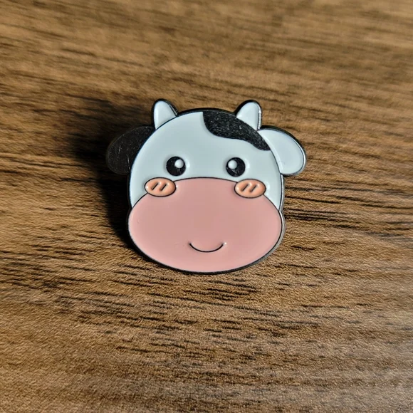 Cow Head Enamel Pin - Picture 1 of 3